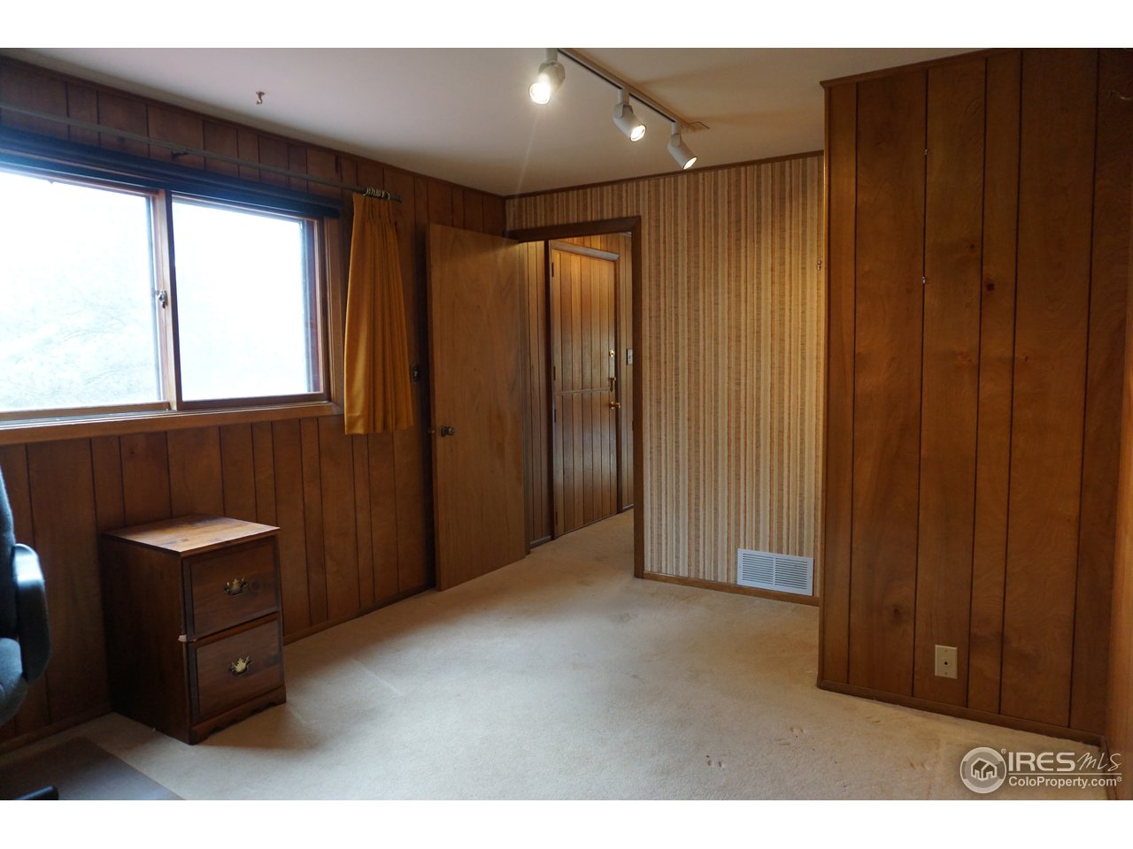 451 Taylor Road Lyons, CO 80540 - Photo 11 of 22 office