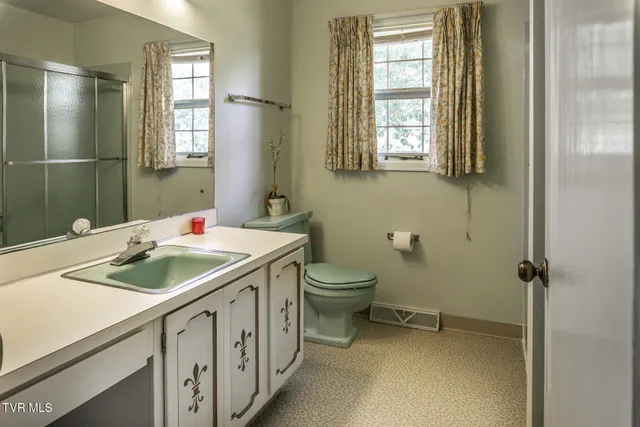 $435,000 | 2449 Jennings Drive, Kingsport, TN 37660