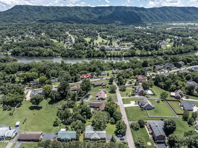 $435,000 | 2449 Jennings Drive, Kingsport, TN 37660