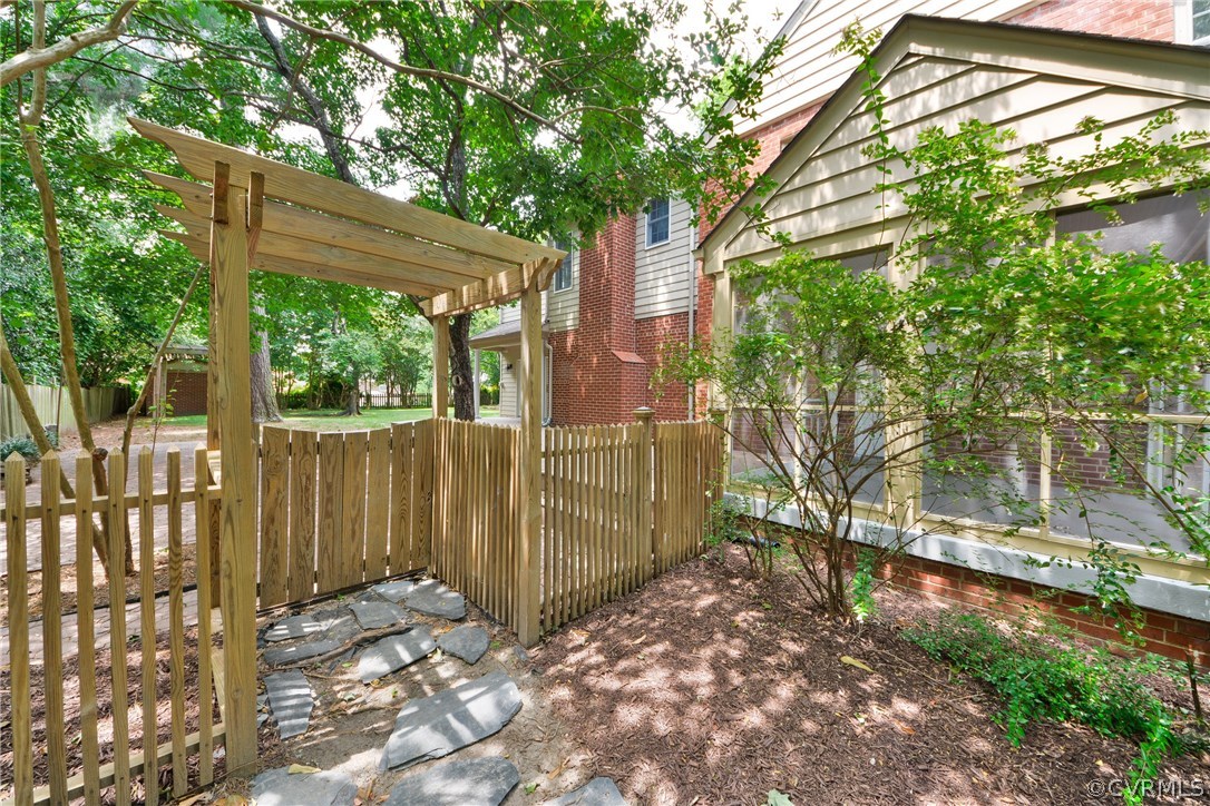 1008 Ridge Top Road Henrico, VA 23229 - Photo 5 of 35 Gallery Image 5