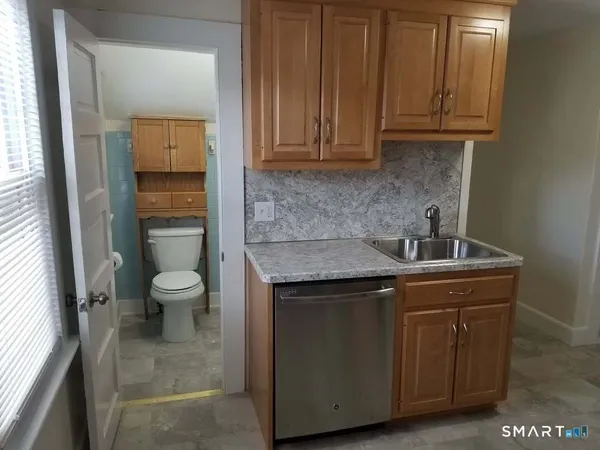 $1,695 | 51 Wallace Row, Wallingford, CT 06492