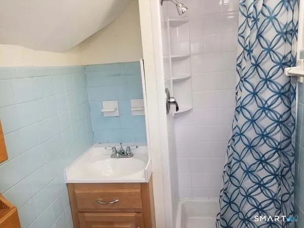 $1,695 | 51 Wallace Row, Wallingford, CT 06492