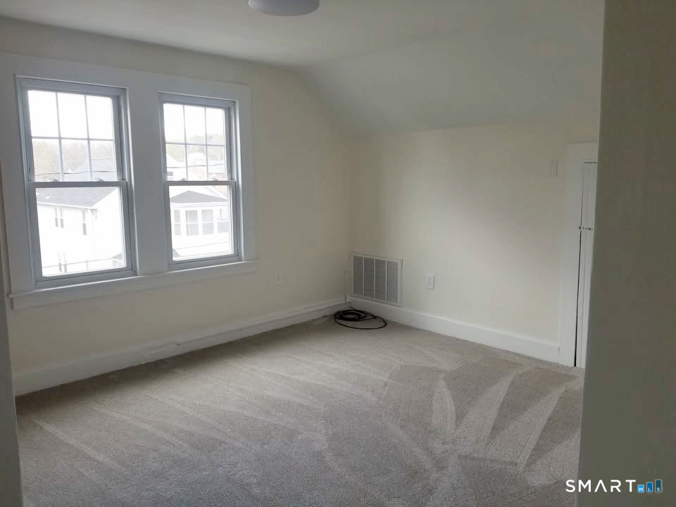 51 Wallace Row Wallingford, CT 06492 - Photo 13 of 16