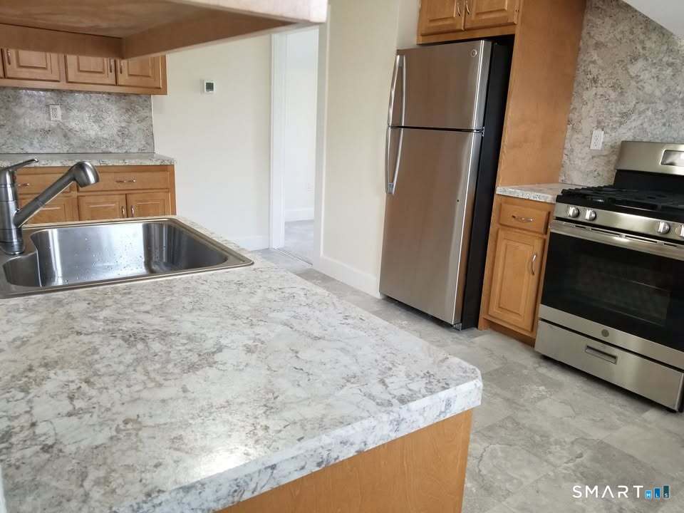 51 Wallace Row Wallingford, CT 06492 - Photo 7 of 16