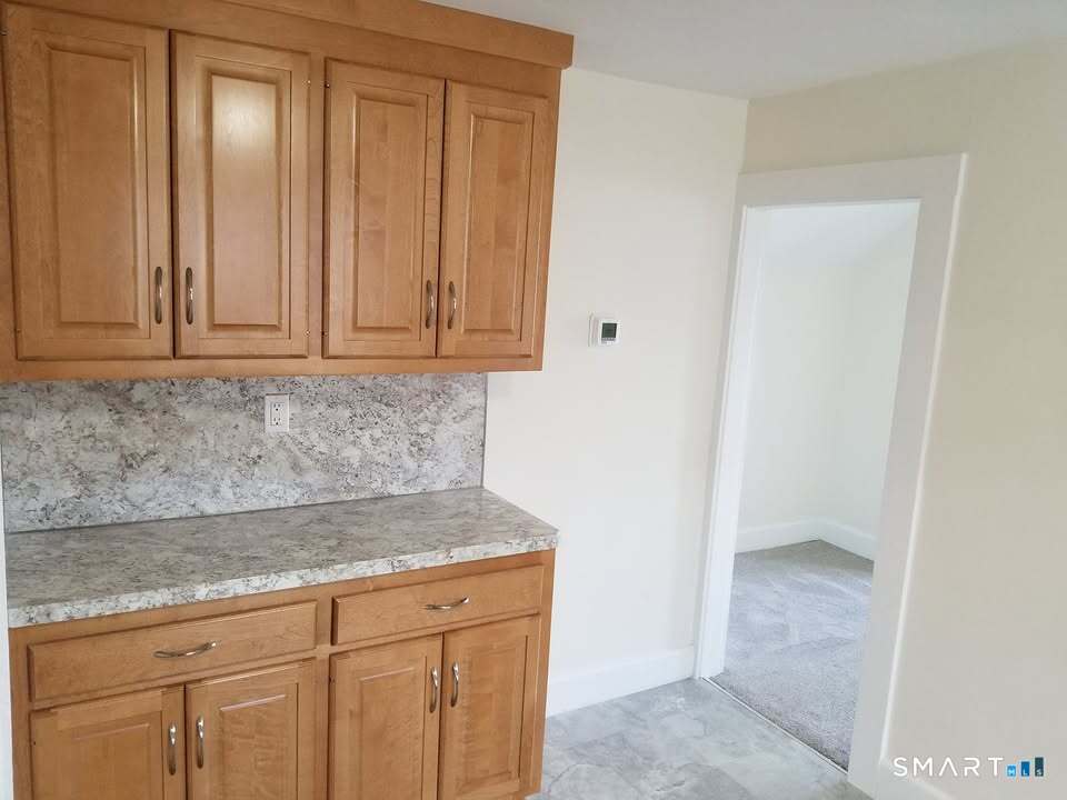 51 Wallace Row Wallingford, CT 06492 - Photo 8 of 16