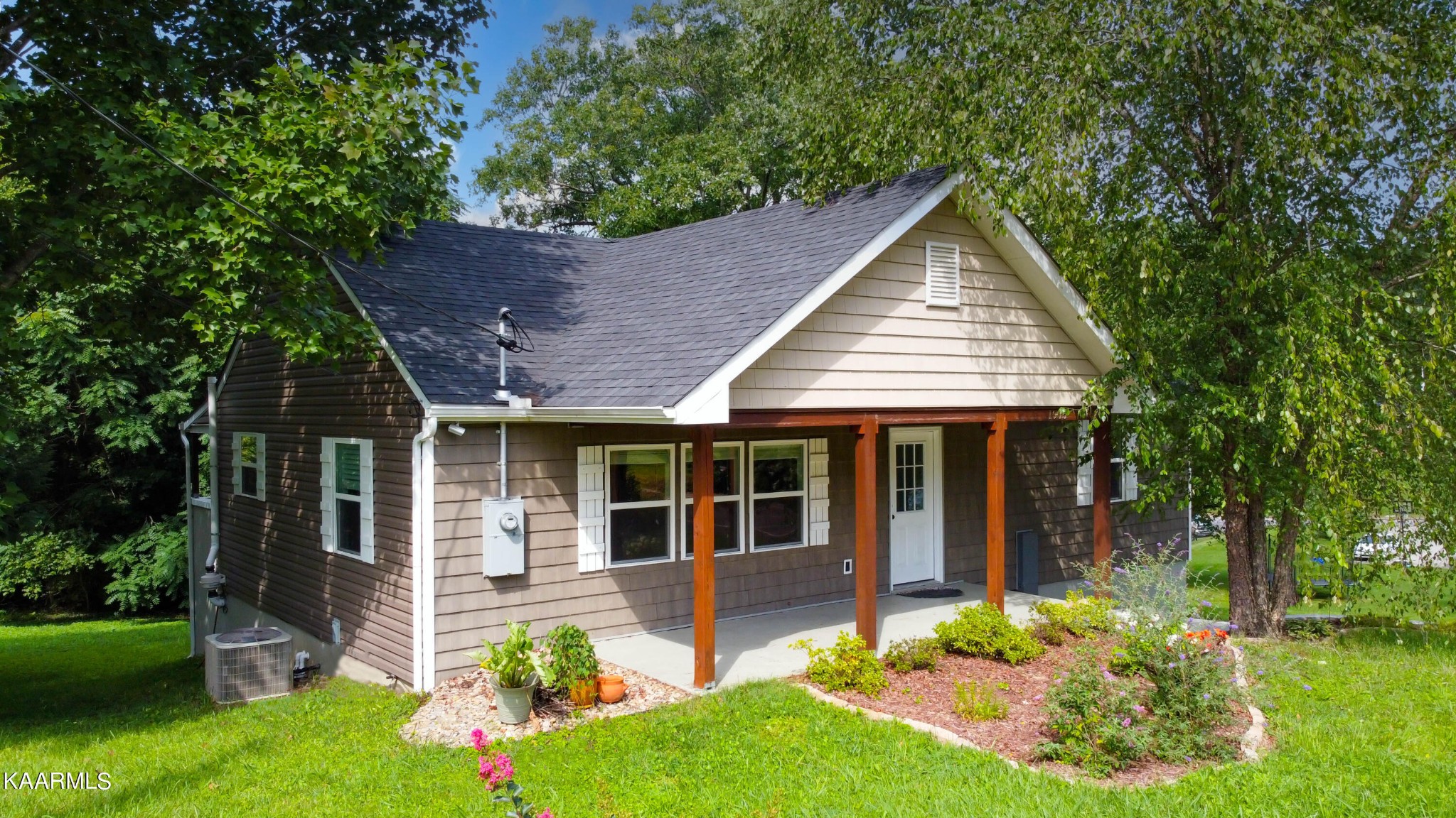 1905 Spring Hill Road Knoxville, TN 37914 - Photo 1 of 15 Gallery Image 1