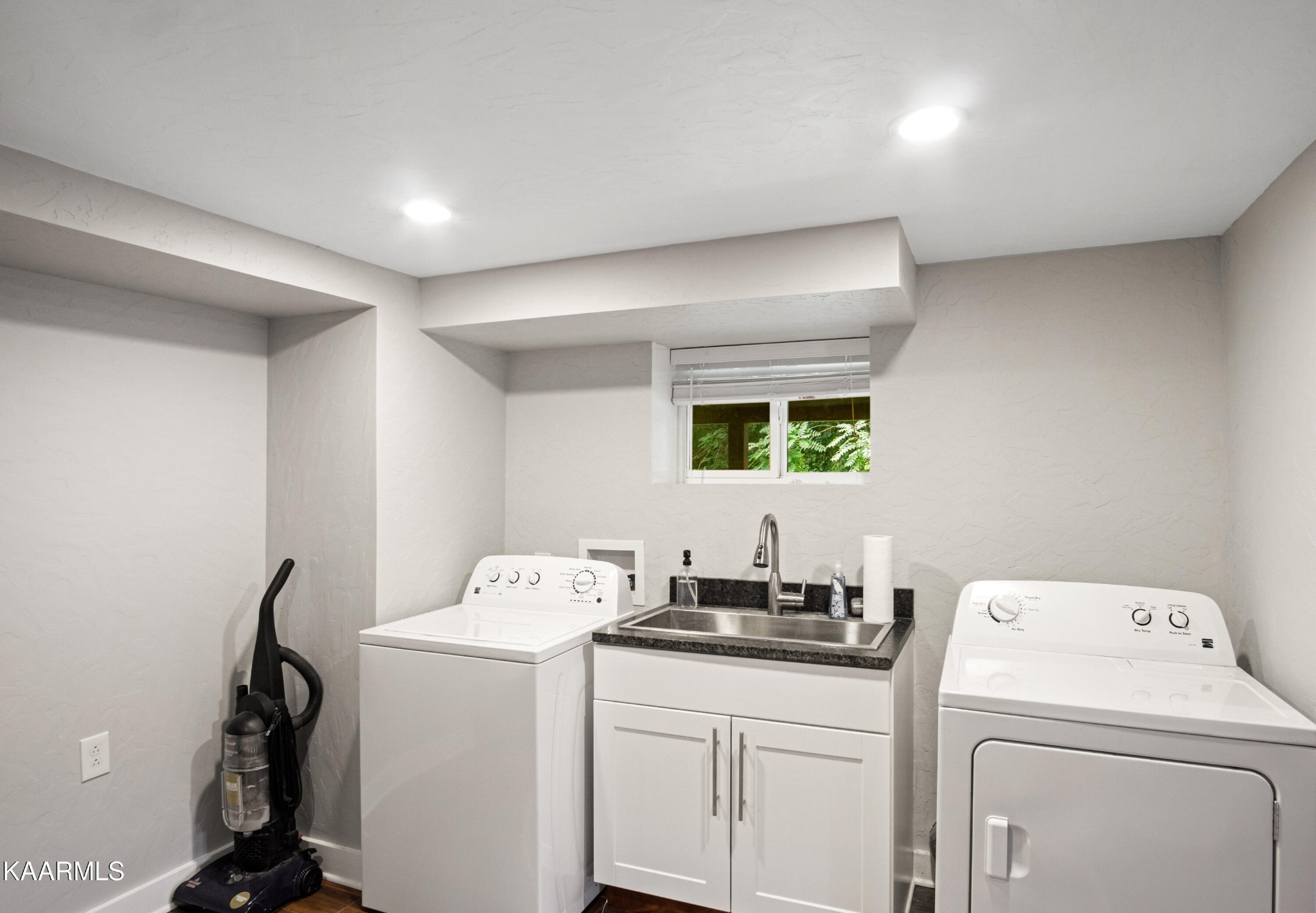 1905 Spring Hill Road Knoxville, TN 37914 - Photo 12 of 15 Gallery Image 12