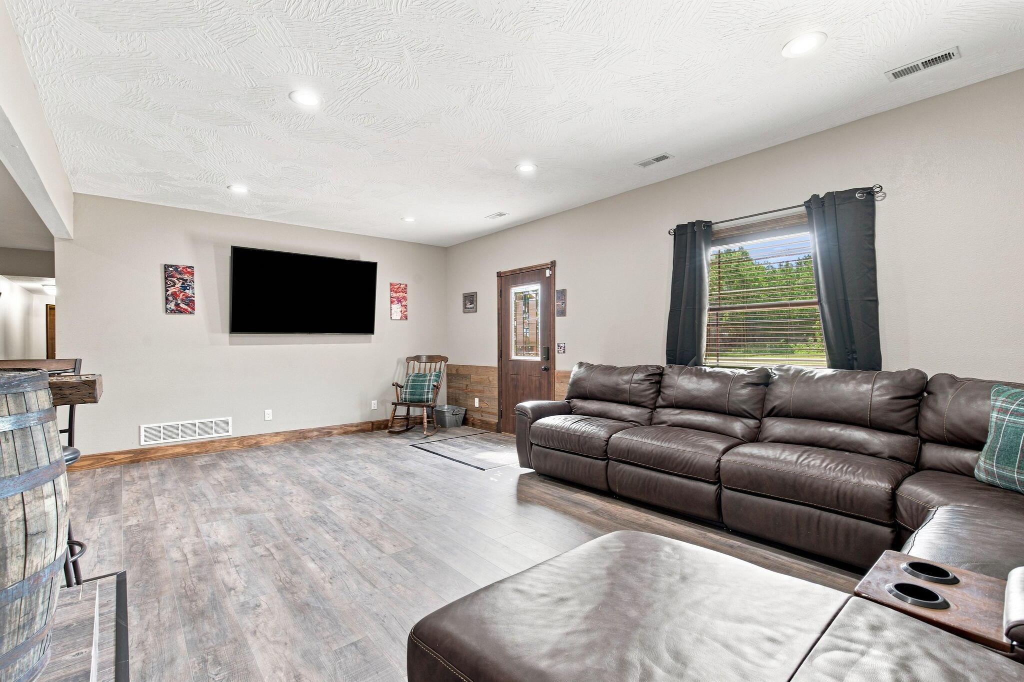 1295 Spring Valley Loop Marshfield, MO 65706 - Photo 28 of 44 28-web-or-mls-DSC01187_with_tv
