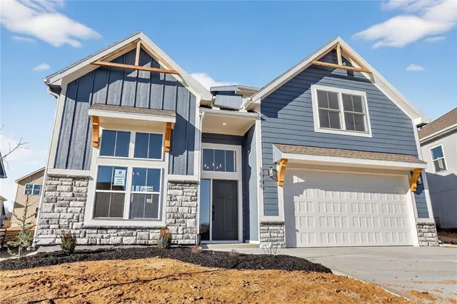 $447,900 | 16195 Ryan Circle, Parkville, MO 64152