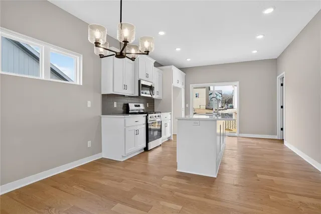 $447,900 | 16195 Ryan Circle, Parkville, MO 64152