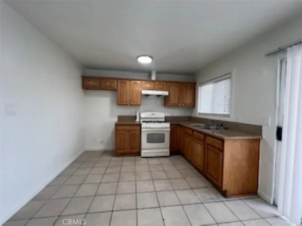 $1,900 | 1064 Waters Avenue, Unit 3, Pomona, CA 91766