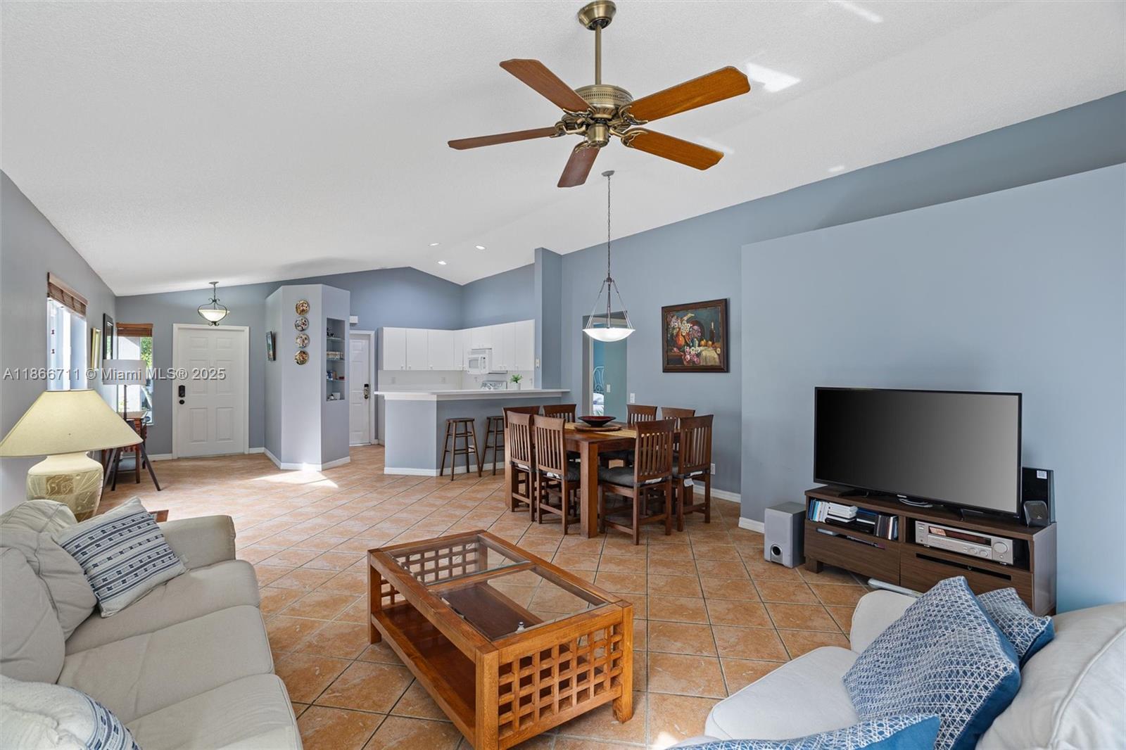 4052 Pine Ridge Lane Weston, FL 33331 - Photo 6 of 16