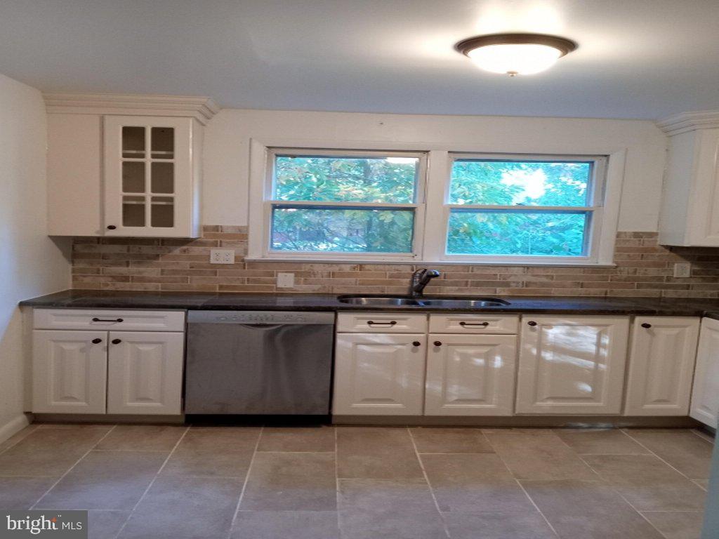 447 Cherry Road Millville, NJ 08332 - Photo 2 of 15