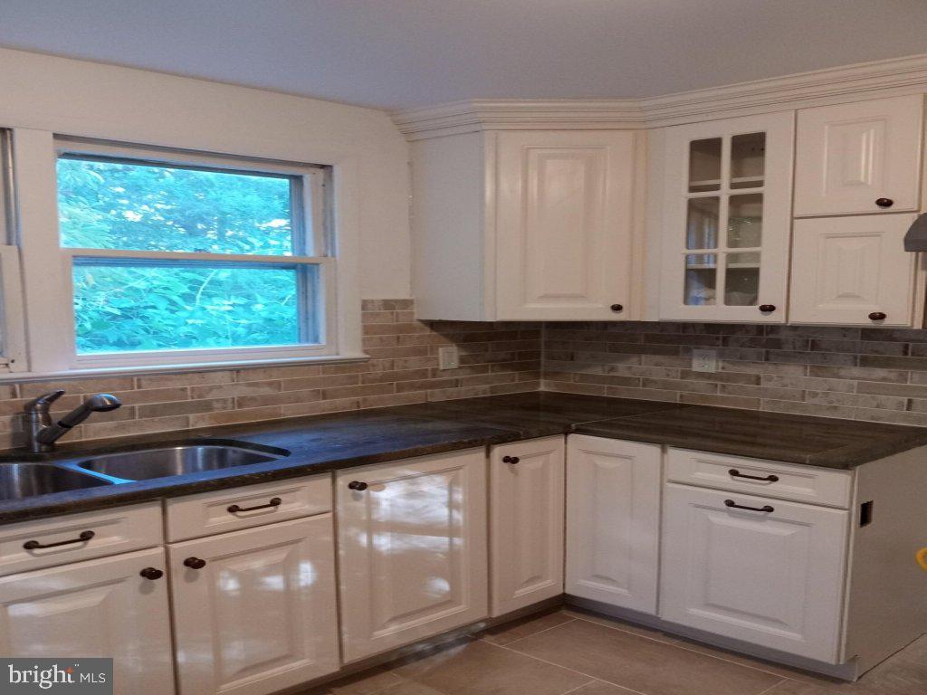 447 Cherry Road Millville, NJ 08332 - Photo 3 of 15
