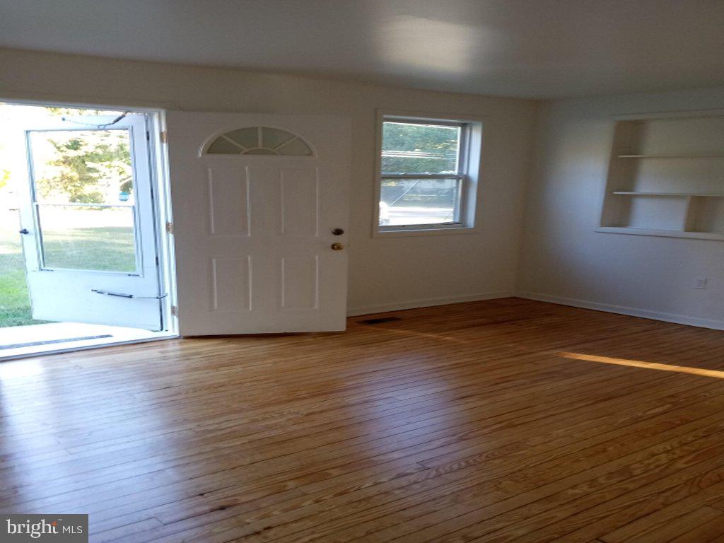 447 Cherry Road Millville, NJ 08332 - Photo 4 of 15