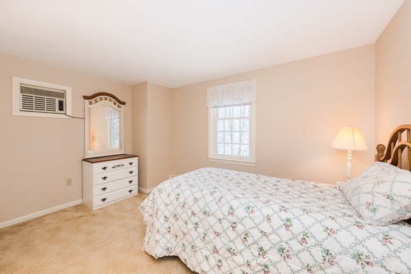 142 Haverhill Road Topsfield, MA 01983 - Photo 17 of 26 Gallery Image 17