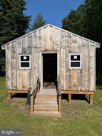 $250,000 | 5994 Mount Freedom Drive, Circleville, WV 26804