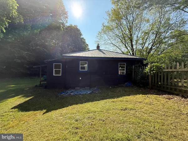 $250,000 | 5994 Mount Freedom Drive, Circleville, WV 26804