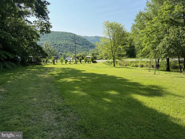 $250,000 | 5994 Mount Freedom Drive, Circleville, WV 26804