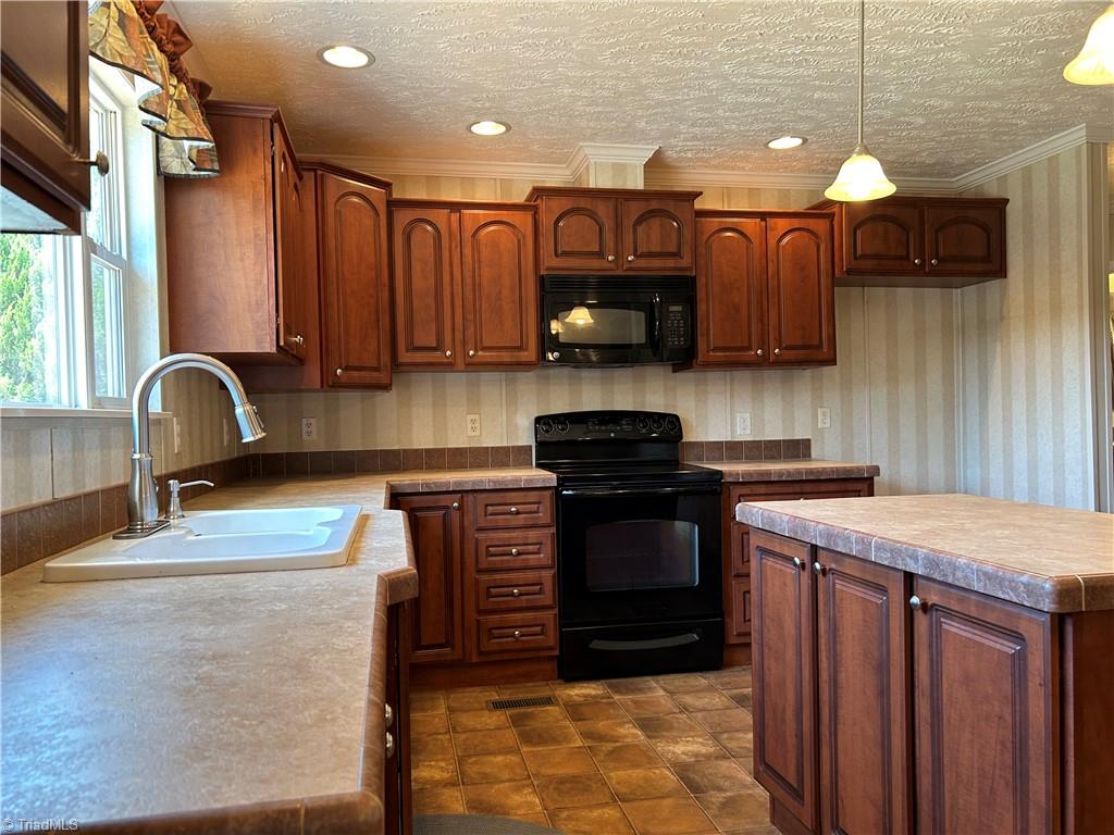 2076 Meadowbrook Road Cana, VA 24317 - Photo 26 of 40 Gallery Image 26