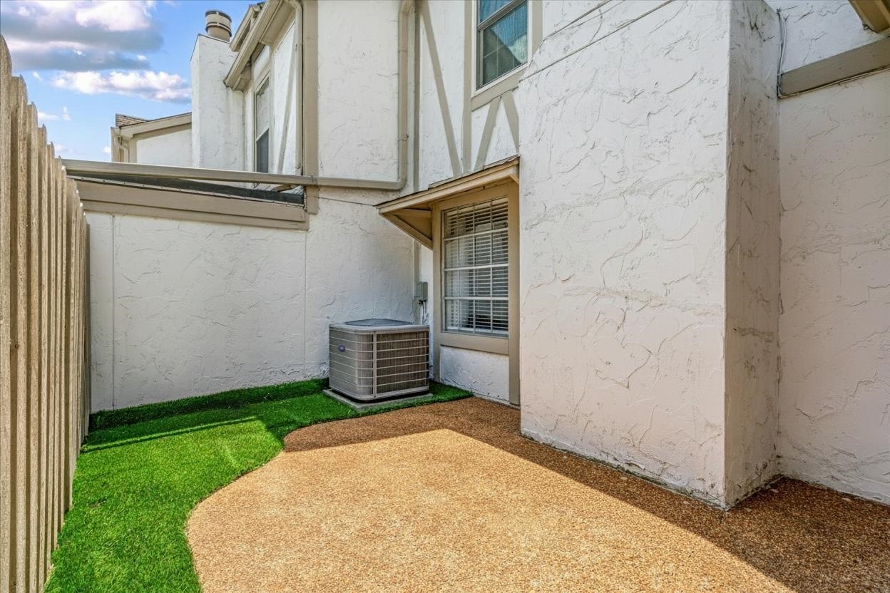 7503 Bavarian Drive, Unit 19 Germantown, TN 38138 - Photo 24 of 36 a view of outdoor space and deck