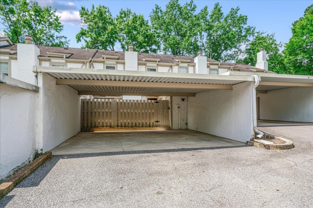 7503 Bavarian Drive, Unit 19 Germantown, TN 38138 - Photo 26 of 36 a view of a house with a wooden fence