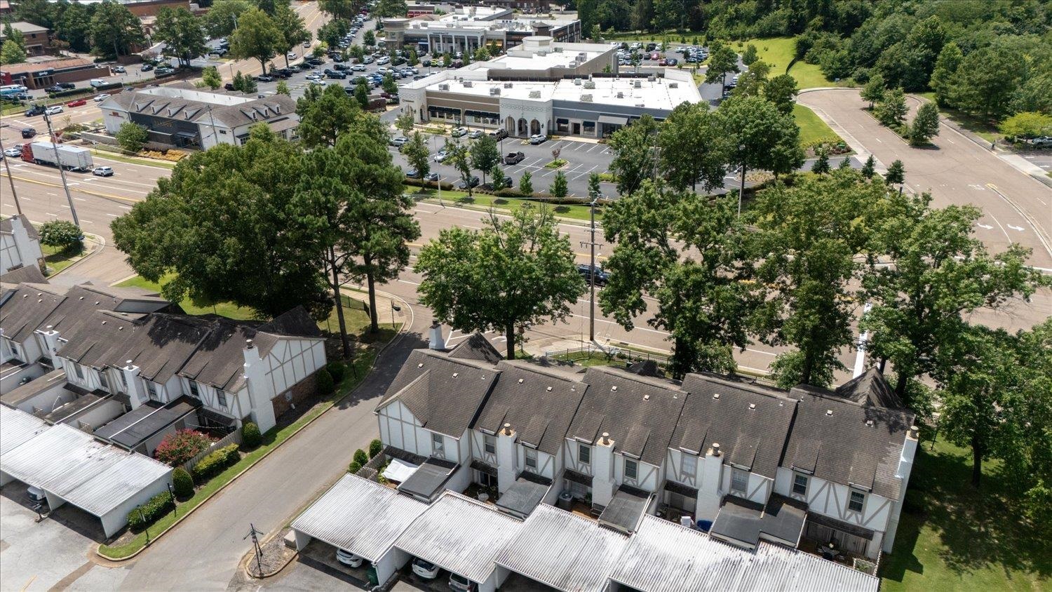 7503 Bavarian Drive, Unit 19 Germantown, TN 38138 - Photo 31 of 36 an aerial view of multiple house