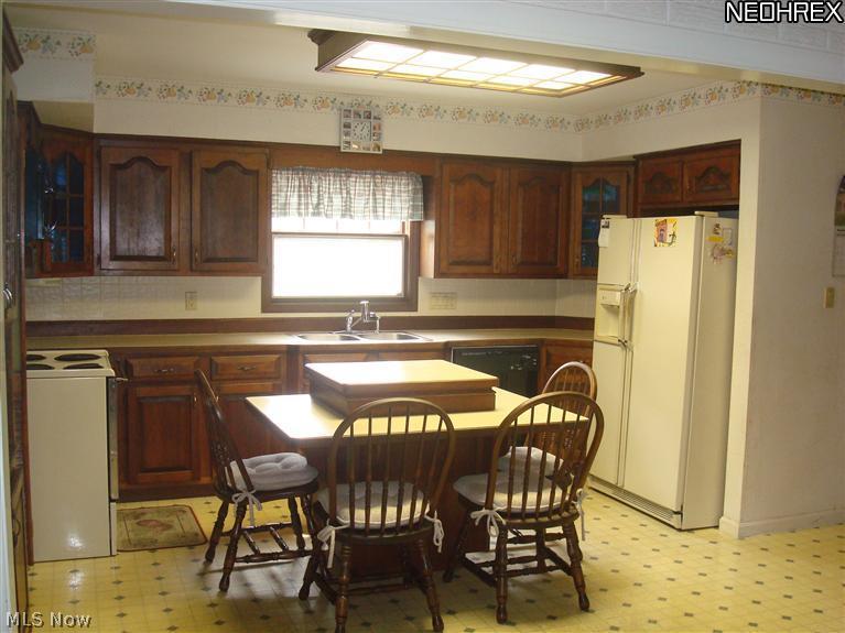 186 Lester Road New Franklin, OH 44319 - Photo 2 of 16