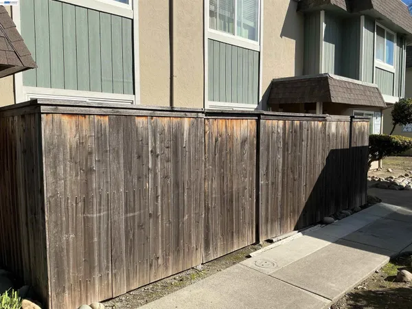 $299,000 | 1366 Callen Street, Unit C, Vacaville, CA 95688