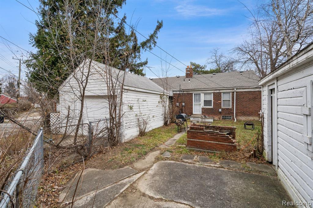 18759 Kelly Road Detroit, MI 48224 - Photo 15 of 17