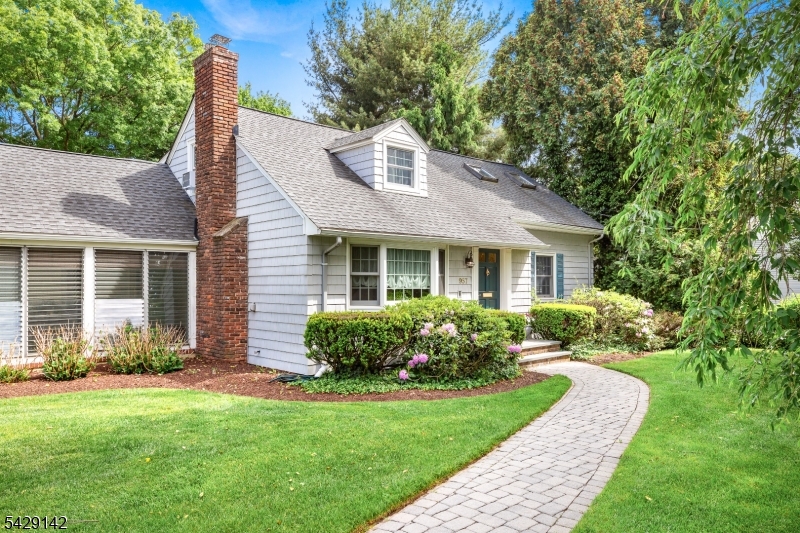 957 Willow Grove Road Westfield, NJ 07090 - Photo 4 of 34
