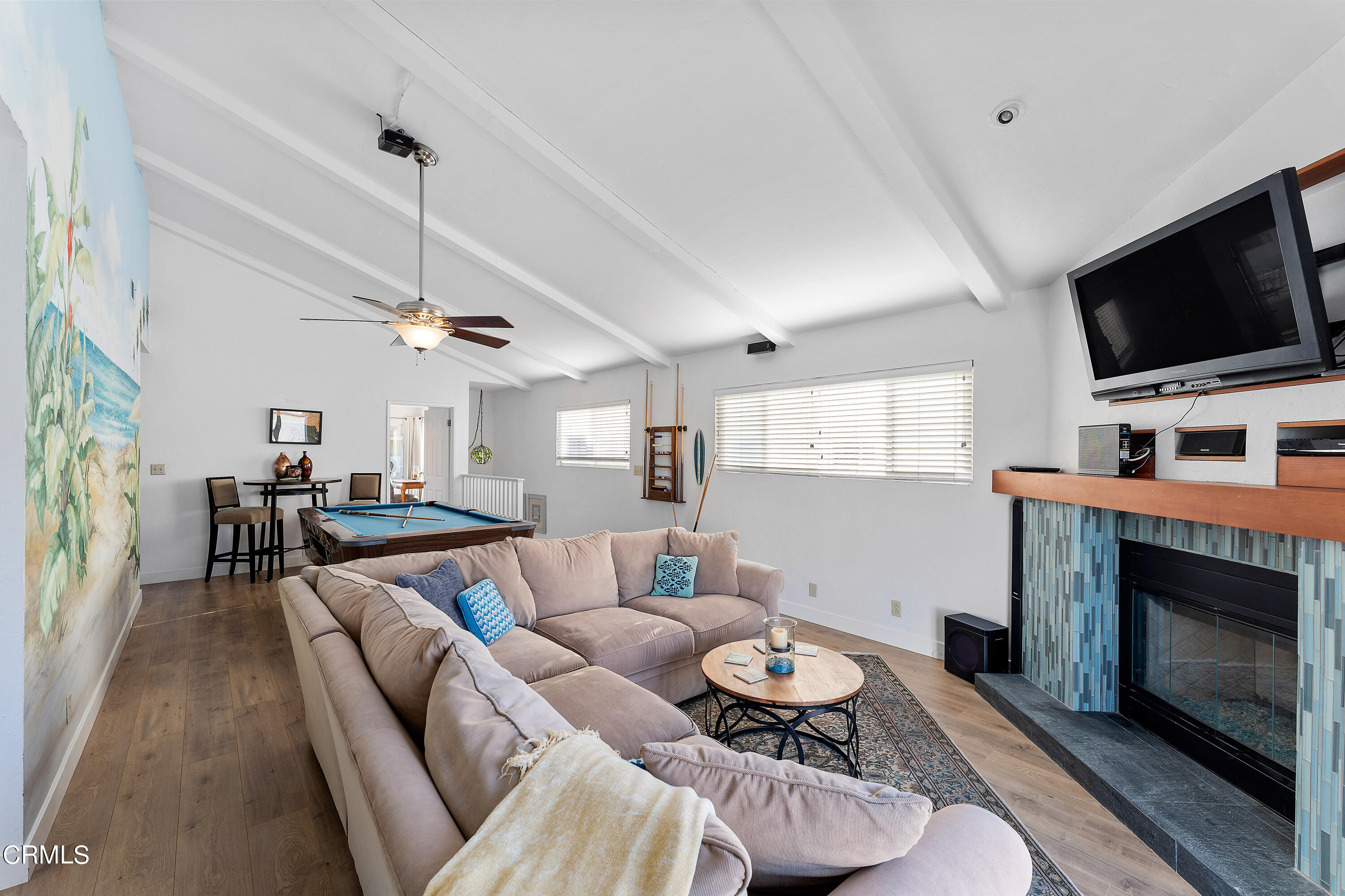 5207 Sealane Way Oxnard, CA 93035 - Photo 27 of 45 a living room with furniture and a flat screen tv