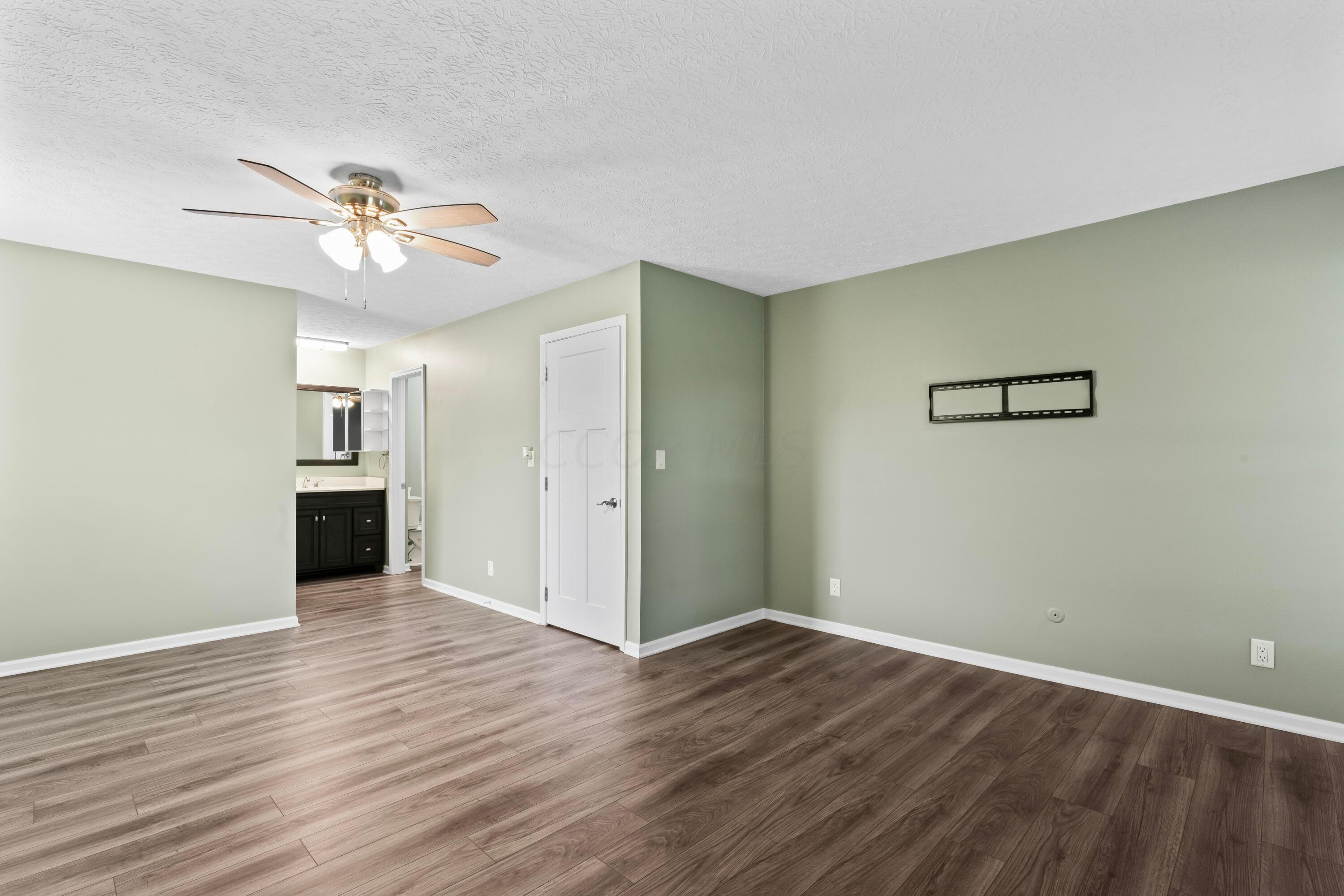 1584 Swans Road Northeast Newark, OH 43055 - Photo 41 of 77 photos_high_resolution_DSC07071