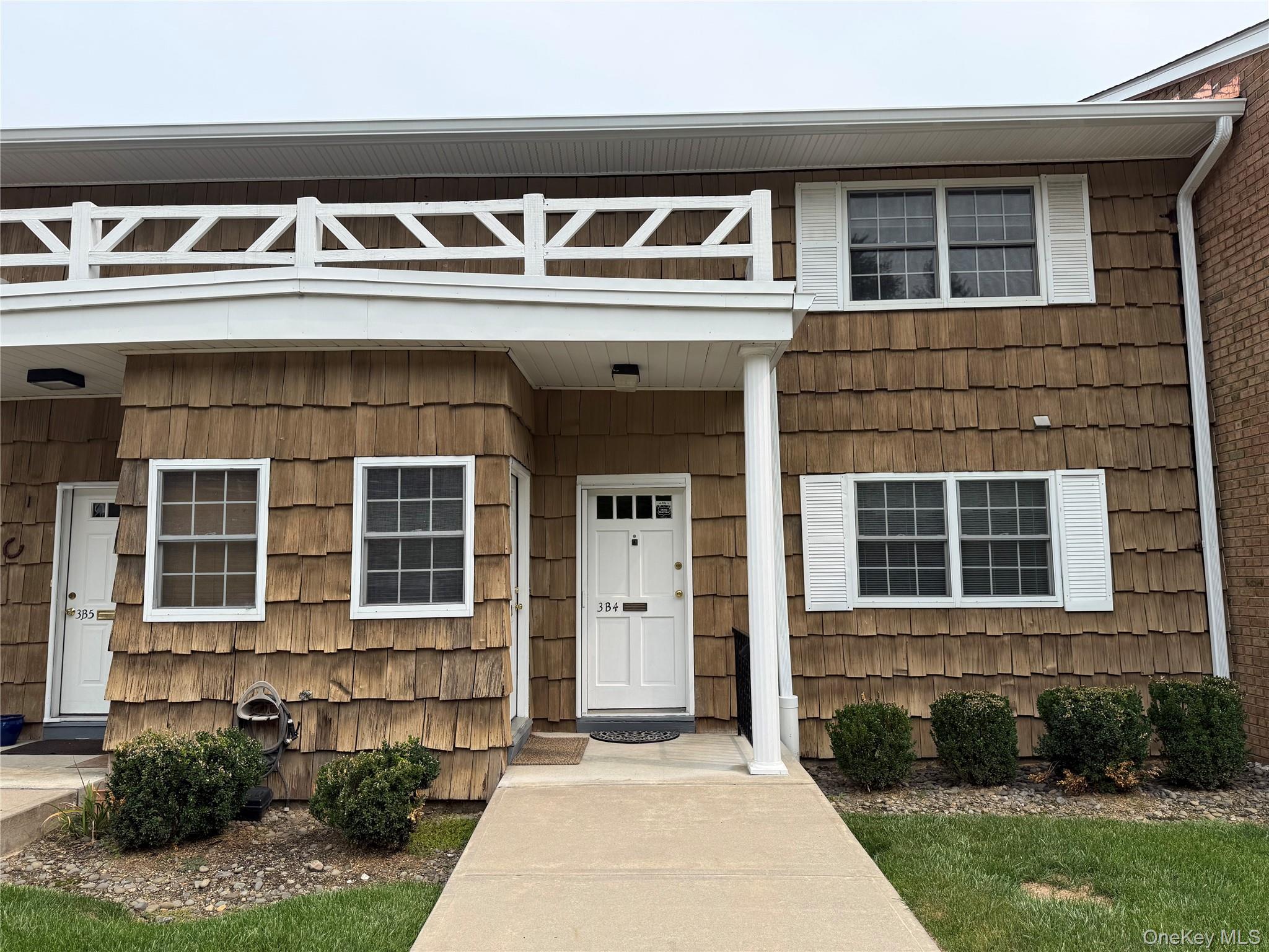 1840 Crompond Road, Unit 3B4 Peekskill, NY 10566 - Photo 2 of 20 Easy no-step first floor entrance!