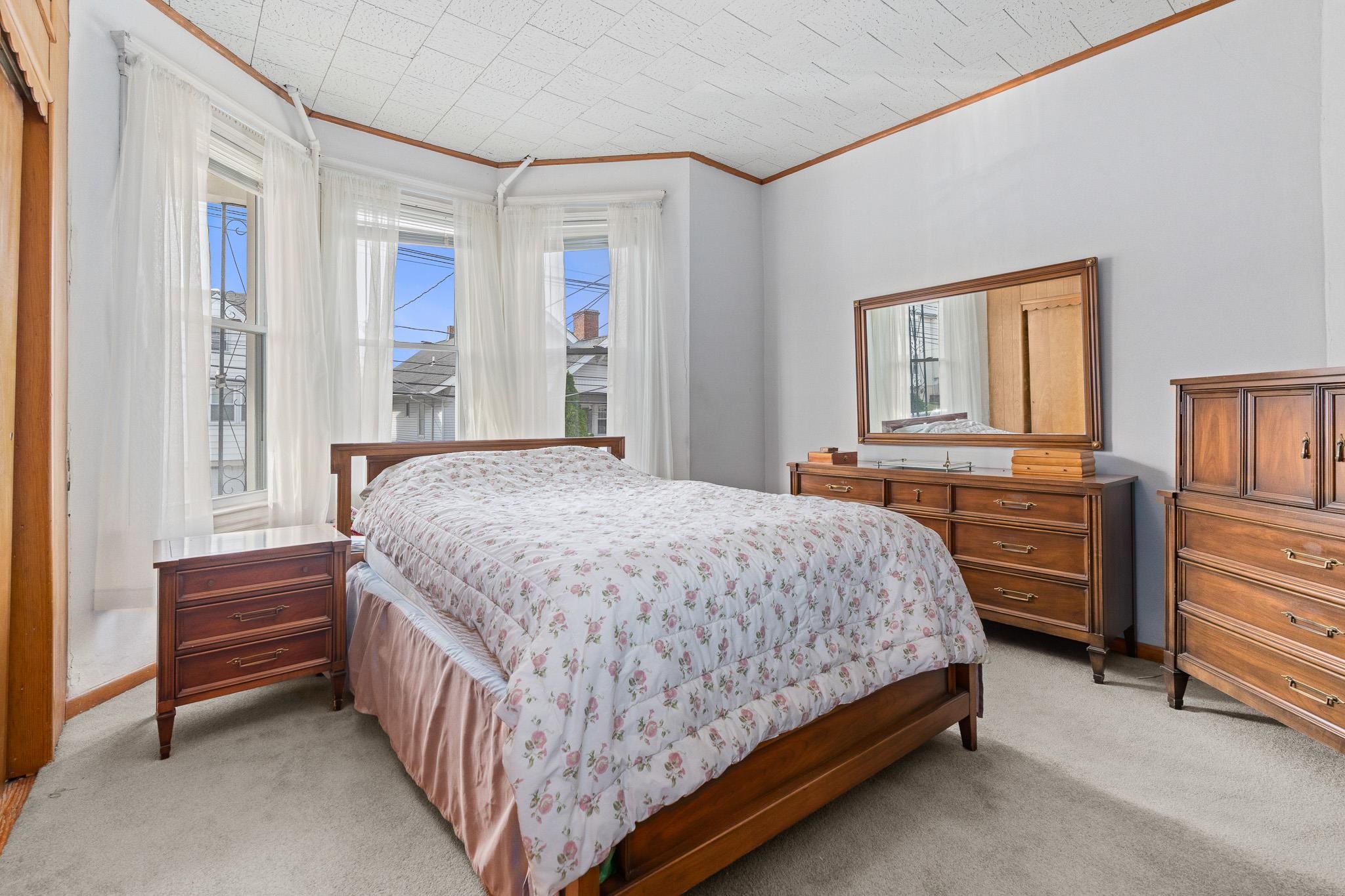 162 Huber Street Secaucus, NJ 07094 - Photo 8 of 35 Gallery Image 8