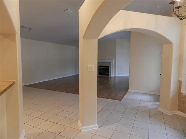 $2,100 | 1047 Parkview Drive, Tallahassee, FL 32311