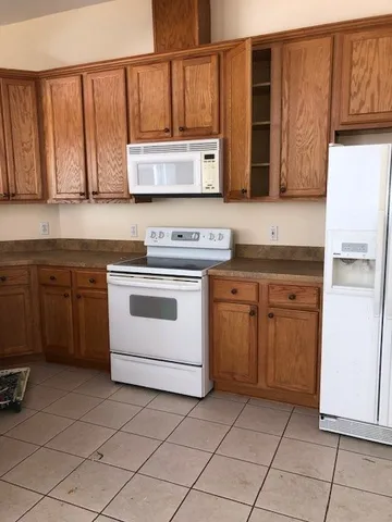 $2,100 | 1047 Parkview Drive, Tallahassee, FL 32311