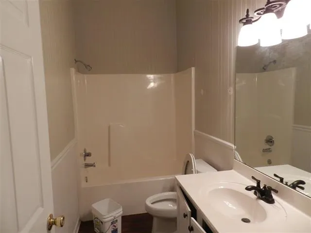 $2,100 | 1047 Parkview Drive, Tallahassee, FL 32311