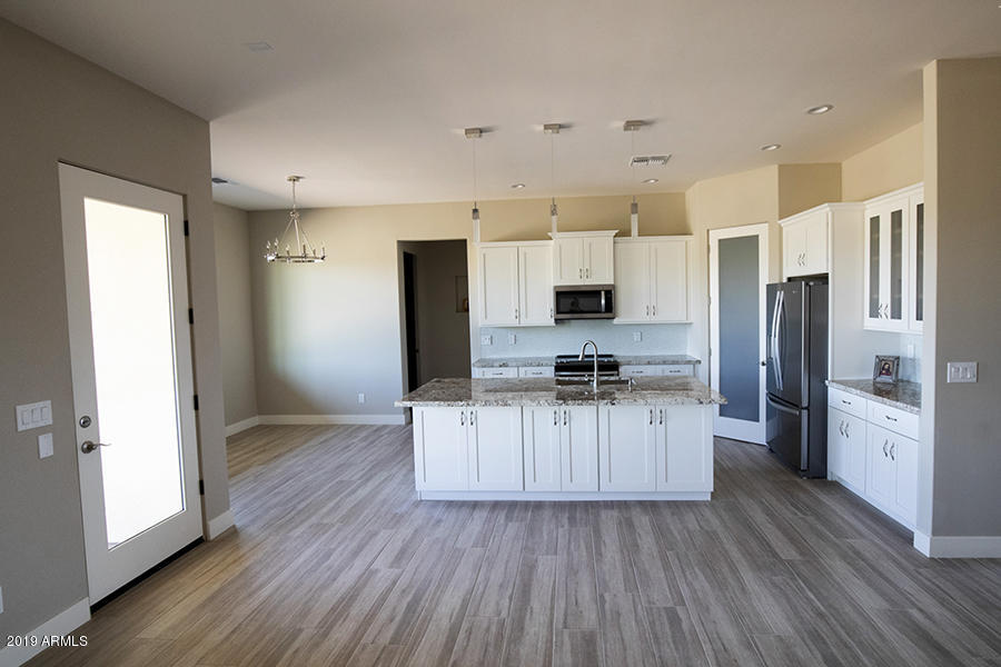 17316 East Quail Track Road, Unit H Rio Verde, AZ 85263 - Photo 5 of 14 Kitchen 2