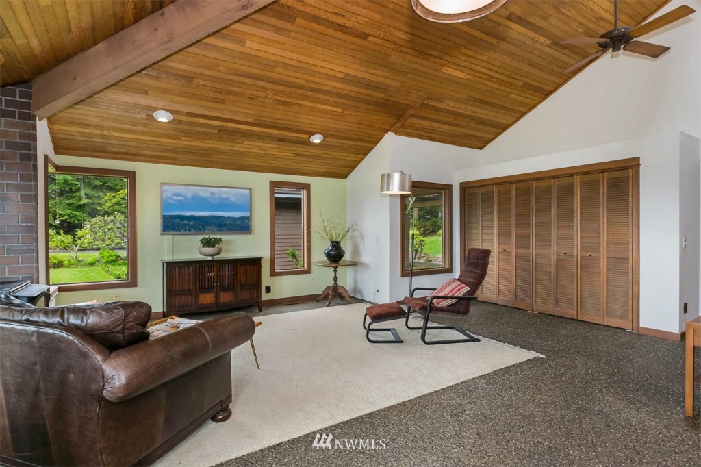 10901 Fraser Road Southeast Port Orchard, WA 98367 - Photo 11 of 25 Gallery Image 11