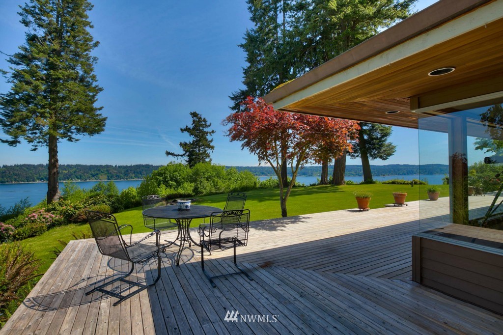 10901 Fraser Road Southeast Port Orchard, WA 98367 - Photo 3 of 25 Gallery Image 3