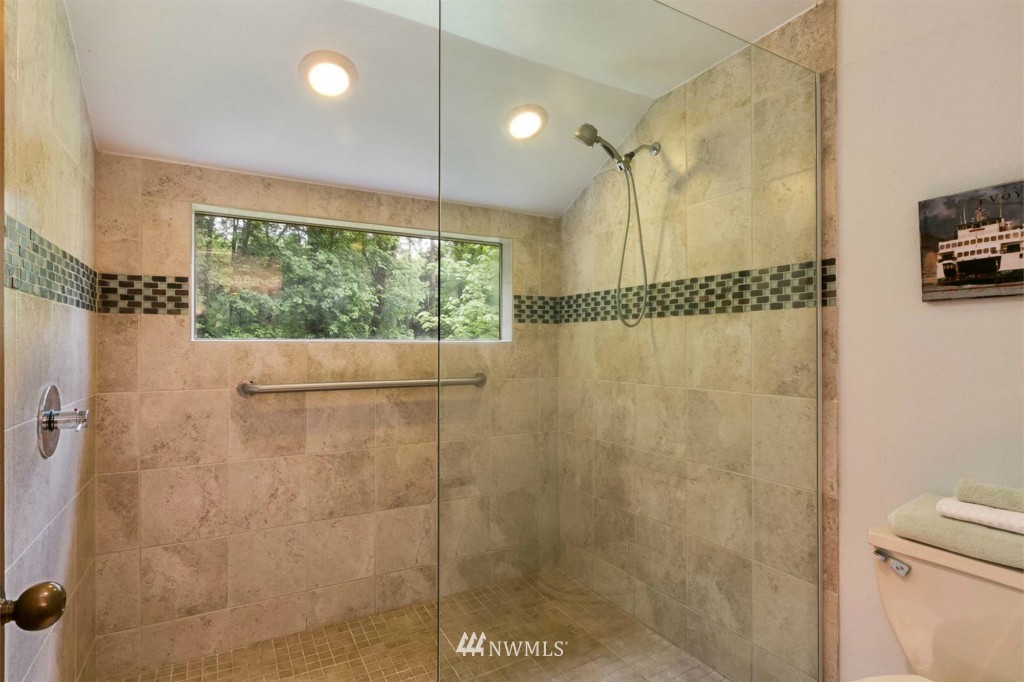 10901 Fraser Road Southeast Port Orchard, WA 98367 - Photo 24 of 25 Gallery Image 24