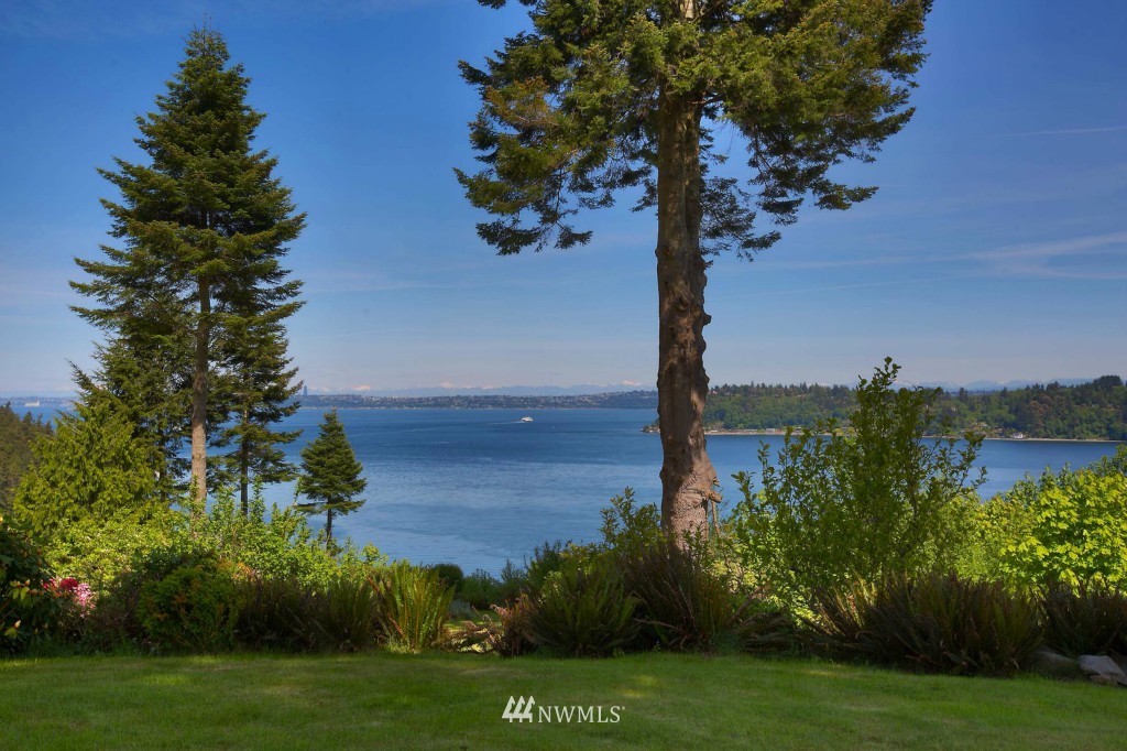 10901 Fraser Road Southeast Port Orchard, WA 98367 - Photo 5 of 25 Gallery Image 5
