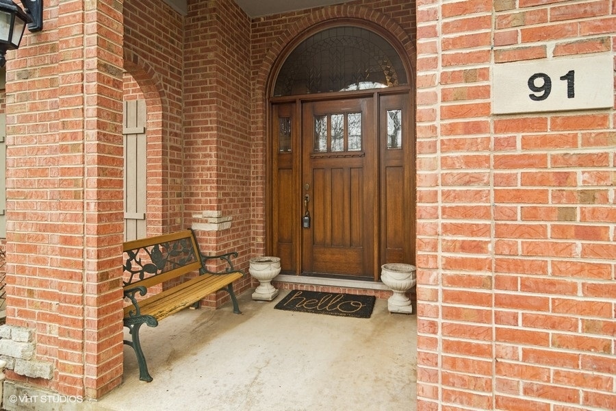 91 Roberts Road Inverness, IL 60067 - Photo 2 of 36 a view of front door with couch
