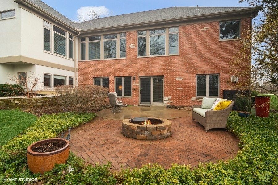 91 Roberts Road Inverness, IL 60067 - Photo 28 of 36 a view of a patio with chairs and tables