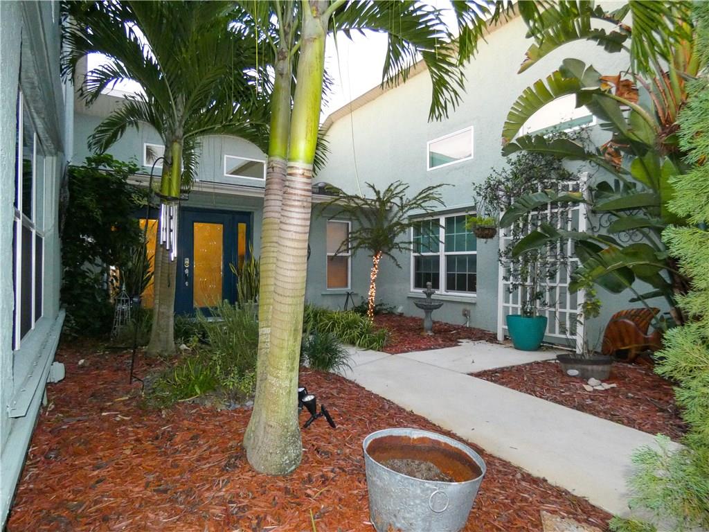 2061 Southeast Pyramid Road Port St. Lucie, FL 34952 - Photo 37 of 46 Courtyard