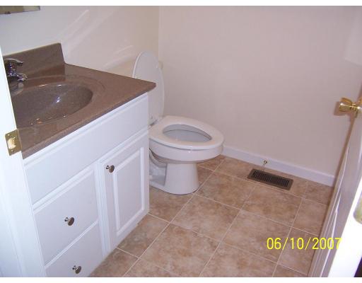 17 Louise Street, Unit B Worcester, MA 01607 - Photo 5 of 10 Gallery Image 5