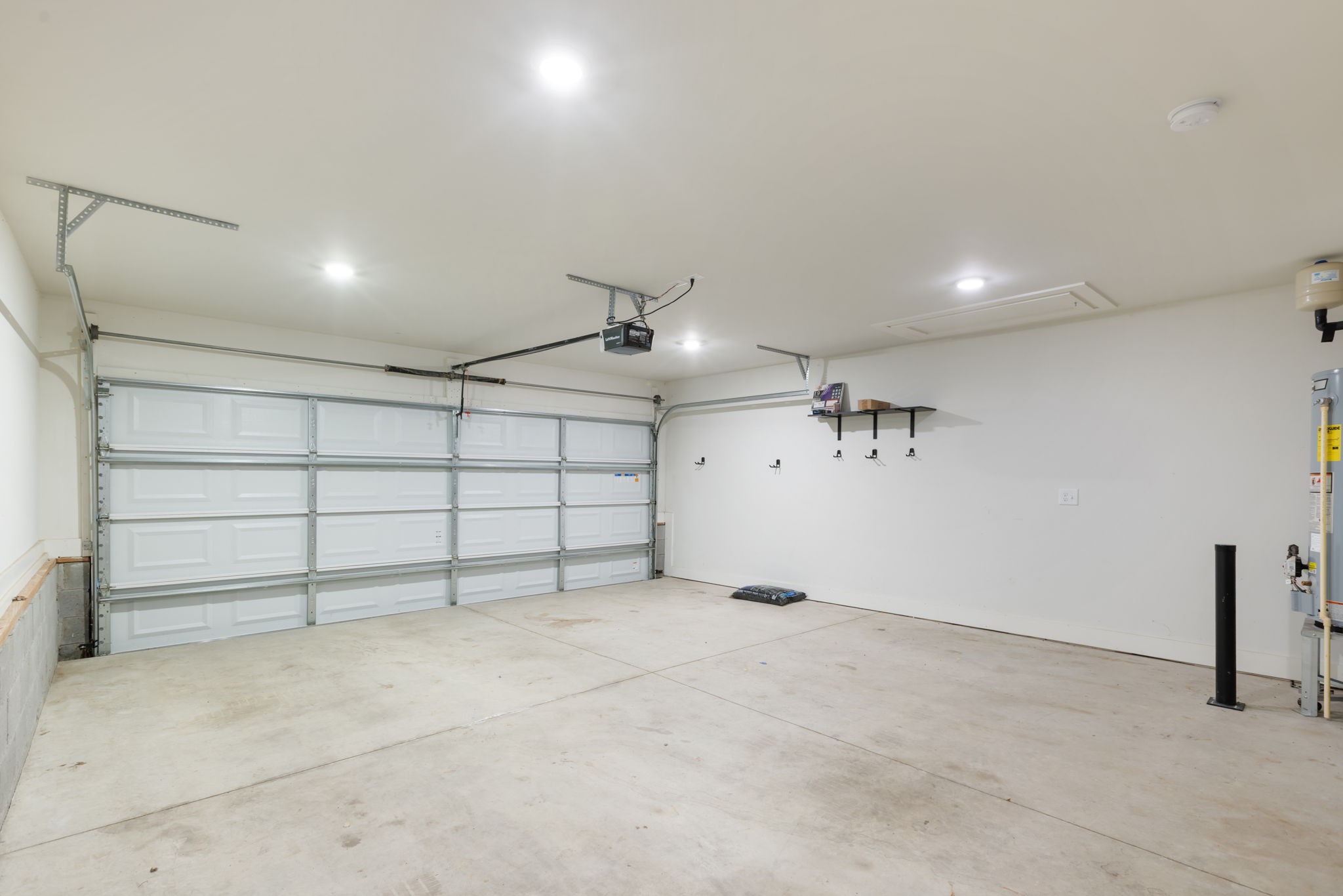 3091 Cheever Street Franklin, TN 37064 - Photo 22 of 36 a view of a garage
