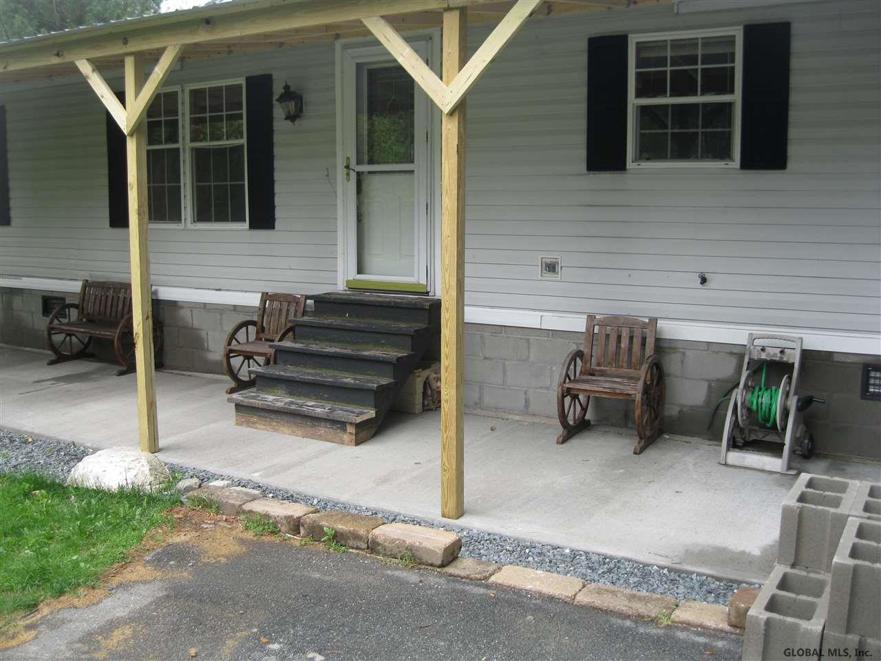107 Groveside Road Pittstown, NY 12090 - Photo 3 of 14 Photo 3