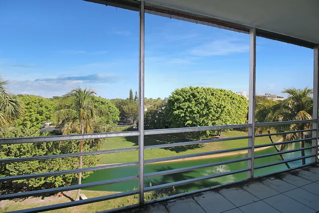 $180,000 | 300 Waterway Drive South, Unit 407, Lantana, FL 33462